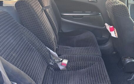 Honda Stream I рестайлинг, 2002 год, 460 000 рублей, 2 фотография