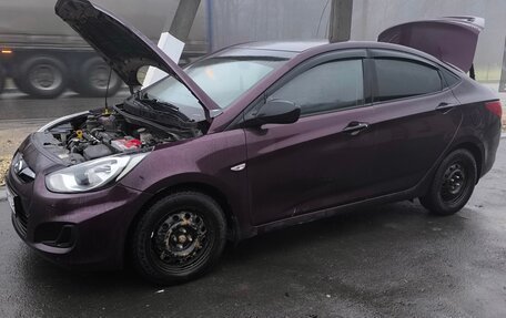 Hyundai Solaris II рестайлинг, 2012 год, 555 000 рублей, 12 фотография