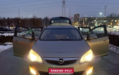 Opel Astra J, 2011 год, 539 000 рублей, 1 фотография