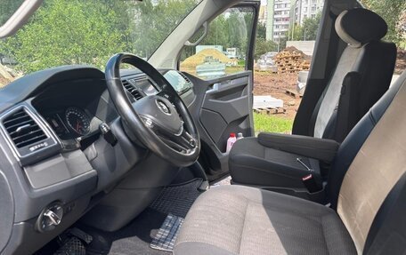 Volkswagen Caravelle T6 рестайлинг, 2018 год, 3 500 000 рублей, 7 фотография