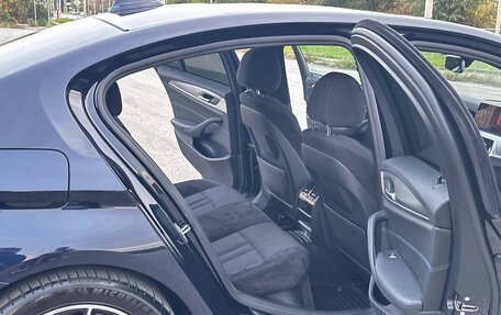 BMW 5 серия, 2018 год, 3 650 000 рублей, 15 фотография