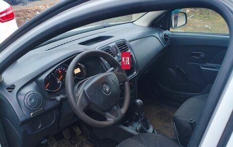 Renault Logan II, 2017 год, 550 000 рублей, 9 фотография