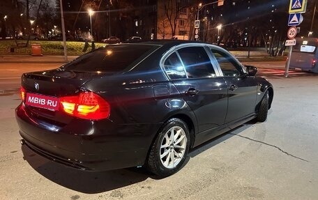 BMW 3 серия, 2011 год, 1 050 000 рублей, 4 фотография