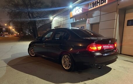 BMW 3 серия, 2011 год, 1 050 000 рублей, 2 фотография