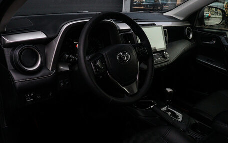 Toyota RAV4, 2016 год, 1 997 000 рублей, 11 фотография
