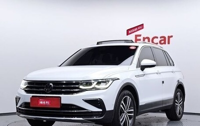Volkswagen Tiguan II, 2021 год, 2 380 000 рублей, 1 фотография