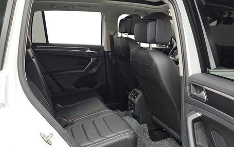 Volkswagen Tiguan II, 2021 год, 2 380 000 рублей, 8 фотография