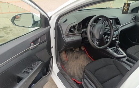 Hyundai Elantra VI рестайлинг, 2019 год, 1 300 000 рублей, 8 фотография