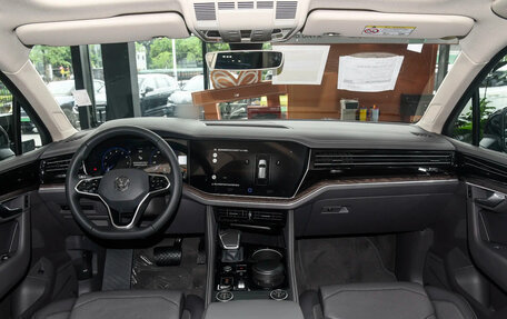 Volkswagen Touareg III, 2025 год, 7 990 000 рублей, 7 фотография