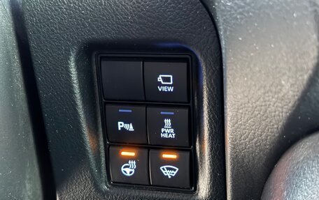 Toyota Land Cruiser Prado 150 рестайлинг 2, 2017 год, 4 790 000 рублей, 24 фотография