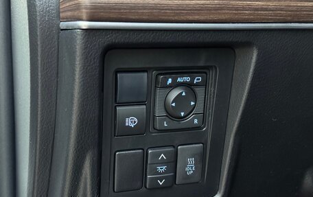 Toyota Land Cruiser Prado 150 рестайлинг 2, 2017 год, 4 790 000 рублей, 23 фотография