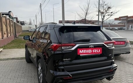 Toyota RAV4, 2021 год, 3 297 000 рублей, 2 фотография