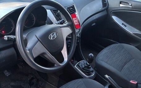 Hyundai Solaris II рестайлинг, 2015 год, 750 000 рублей, 8 фотография