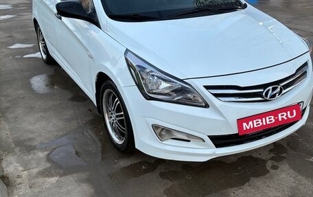 Hyundai Solaris II рестайлинг, 2015 год, 750 000 рублей, 3 фотография