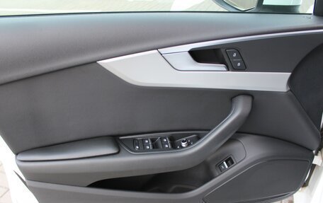 Audi A4, 2018 год, 2 590 000 рублей, 12 фотография