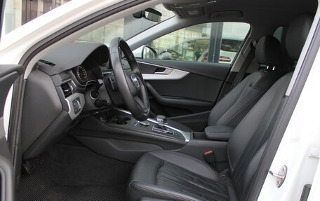 Audi A4, 2018 год, 2 590 000 рублей, 13 фотография