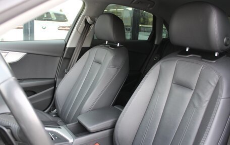 Audi A4, 2018 год, 2 590 000 рублей, 14 фотография