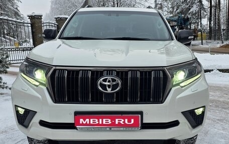 Toyota Land Cruiser Prado 150 рестайлинг 2, 2021 год, 5 950 000 рублей, 1 фотография