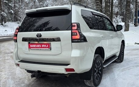 Toyota Land Cruiser Prado 150 рестайлинг 2, 2021 год, 5 950 000 рублей, 5 фотография