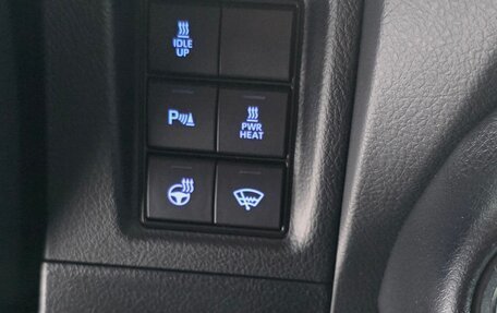 Toyota Land Cruiser Prado 150 рестайлинг 2, 2021 год, 5 950 000 рублей, 12 фотография