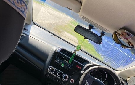 Honda Fit III, 2014 год, 900 000 рублей, 8 фотография