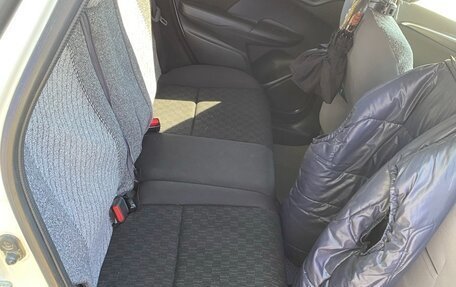 Honda Fit III, 2014 год, 900 000 рублей, 10 фотография