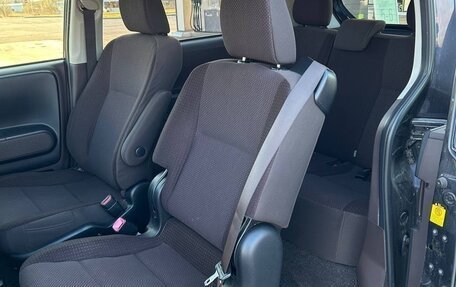 Toyota Spade, 2013 год, 1 050 000 рублей, 10 фотография