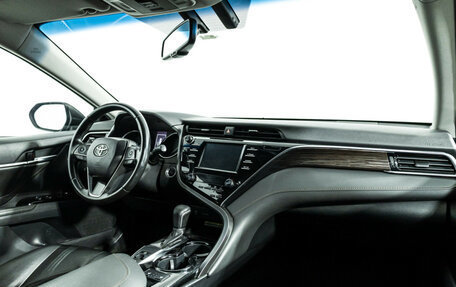 Toyota Camry, 2019 год, 2 650 000 рублей, 9 фотография