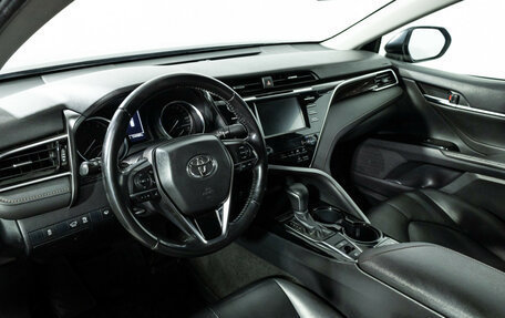 Toyota Camry, 2019 год, 2 650 000 рублей, 11 фотография