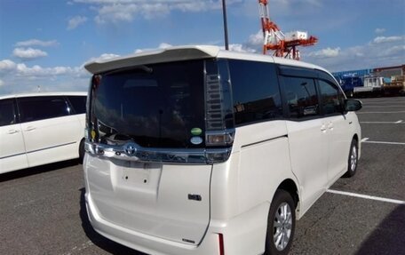 Toyota Voxy III, 2018 год, 2 220 000 рублей, 6 фотография