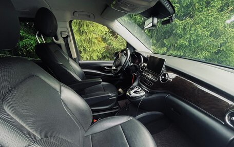 Mercedes-Benz V-Класс, 2017 год, 4 950 000 рублей, 4 фотография