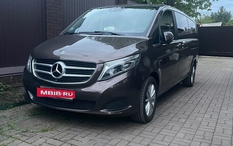 Mercedes-Benz V-Класс, 2017 год, 4 950 000 рублей, 6 фотография