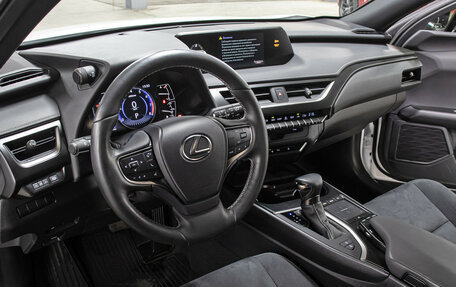 Lexus UX I, 2021 год, 3 398 000 рублей, 16 фотография