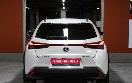 Lexus UX I, 2021 год, 3 398 000 рублей, 6 фотография