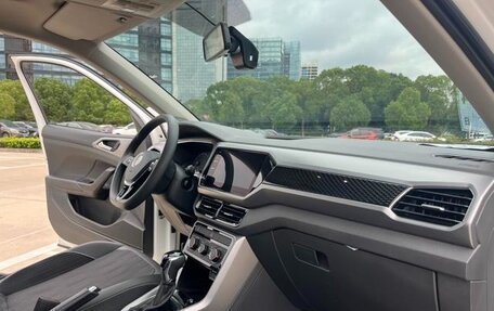 Volkswagen T-Cross I, 2022 год, 1 357 000 рублей, 13 фотография