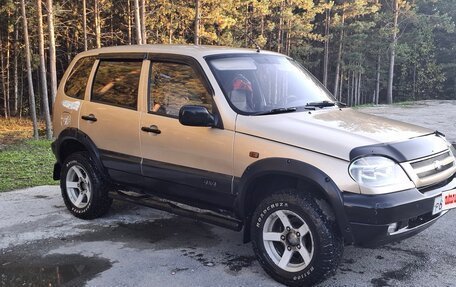 Chevrolet Niva I рестайлинг, 2004 год, 270 000 рублей, 3 фотография
