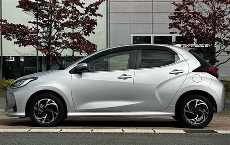 Toyota Yaris, 2022 год, 1 167 000 рублей, 8 фотография