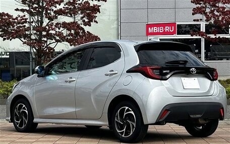 Toyota Yaris, 2022 год, 1 167 000 рублей, 6 фотография