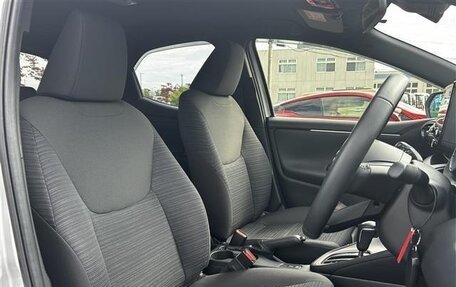 Toyota Yaris, 2022 год, 1 167 000 рублей, 17 фотография