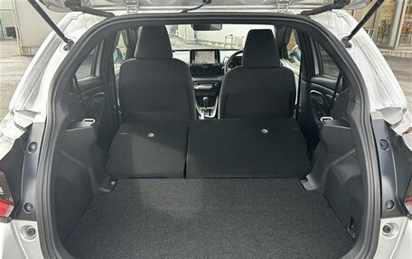 Toyota Yaris, 2022 год, 1 167 000 рублей, 20 фотография