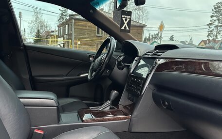 Toyota Camry, 2017 год, 2 200 000 рублей, 12 фотография