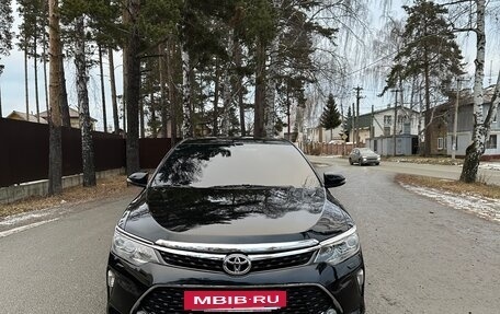 Toyota Camry, 2017 год, 2 200 000 рублей, 2 фотография