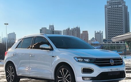 Volkswagen T-Roc I, 2021 год, 1 580 000 рублей, 1 фотография