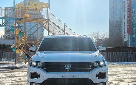 Volkswagen T-Roc I, 2021 год, 1 580 000 рублей, 2 фотография