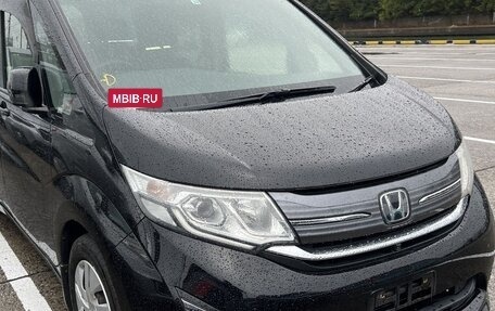 Honda Stepwgn IV, 2018 год, 1 150 000 рублей, 2 фотография