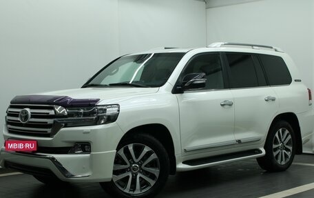 Toyota Land Cruiser 200, 2017 год, 7 735 000 рублей, 2 фотография