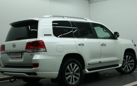 Toyota Land Cruiser 200, 2017 год, 7 735 000 рублей, 3 фотография