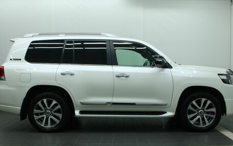 Toyota Land Cruiser 200, 2017 год, 7 735 000 рублей, 11 фотография