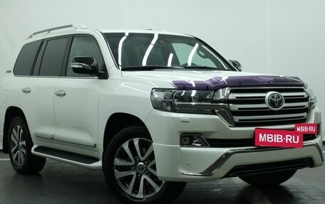 Toyota Land Cruiser 200, 2017 год, 7 735 000 рублей, 10 фотография