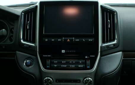 Toyota Land Cruiser 200, 2017 год, 7 735 000 рублей, 18 фотография